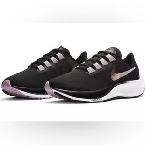 Nwt Nike Air Zoom Pegasus 37 "Black/Gold/White" Women's Running Shoe